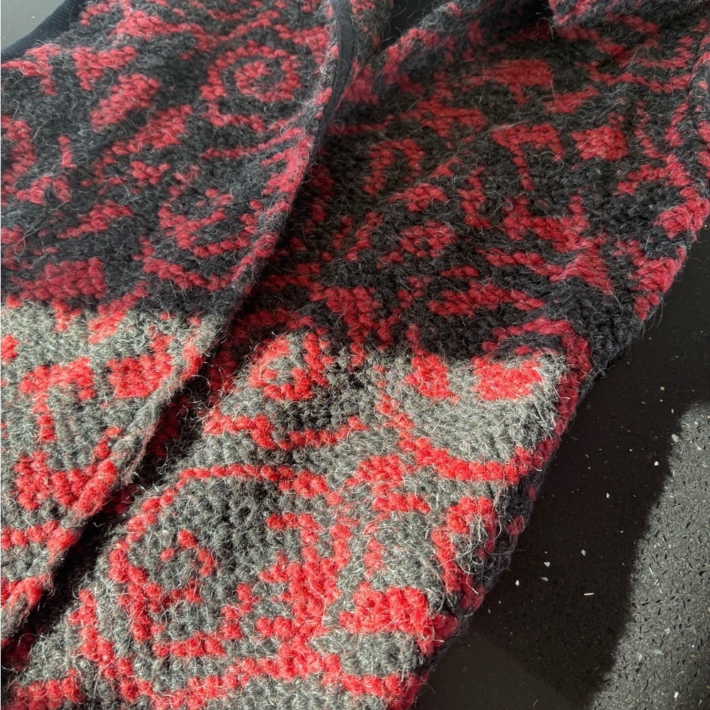 dolan Left Coast Collection Red & Black Knit Open Vest with Collar Trim - Picture 4 of 7